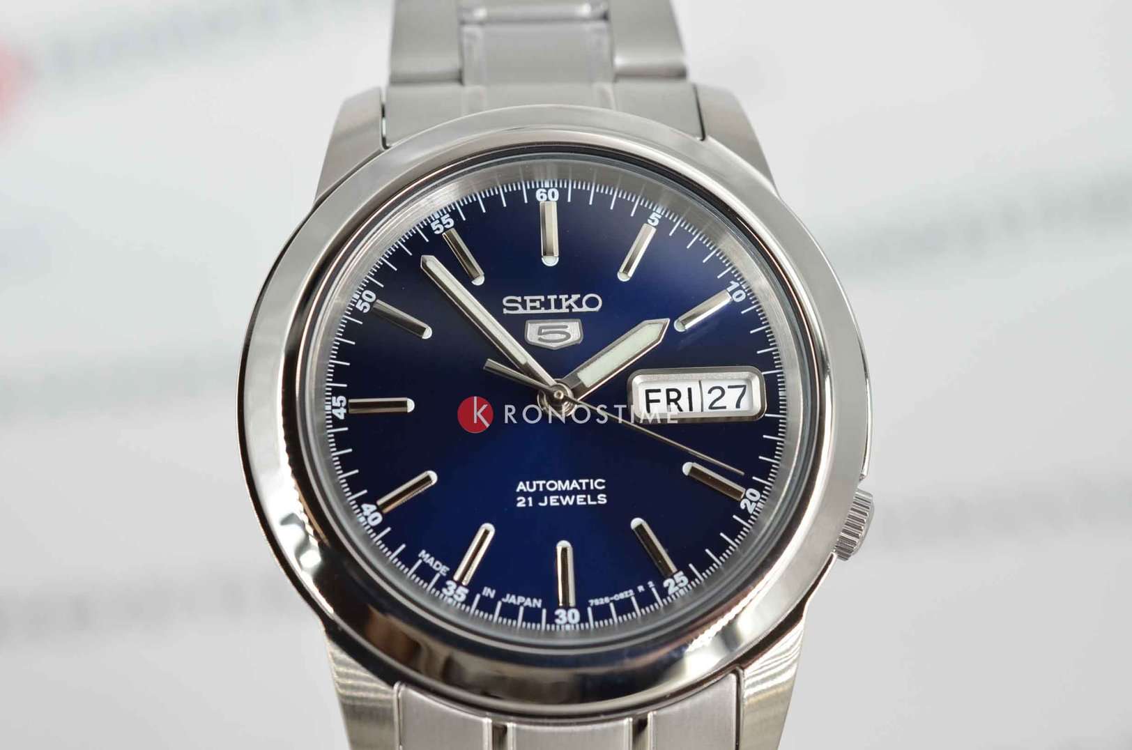 Seiko Seiko 5 Regular SNKE51J1 , наручные мужские часы фото под углом